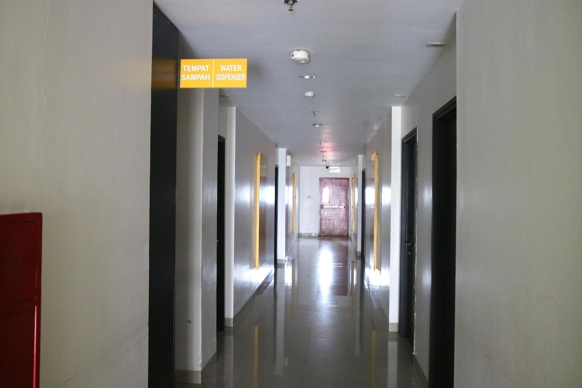 Amaris Hotel Dr. Susilo Grogol Giacarta Esterno foto