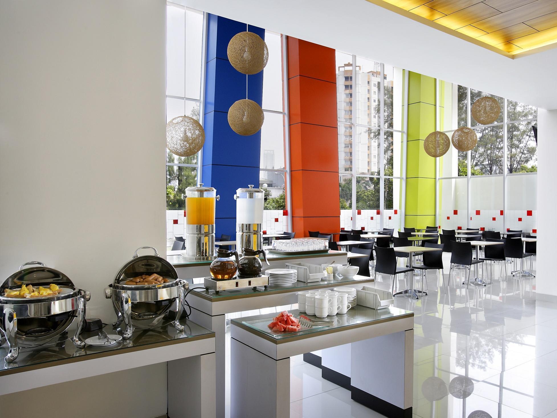 Amaris Hotel Dr. Susilo Grogol Giacarta Esterno foto