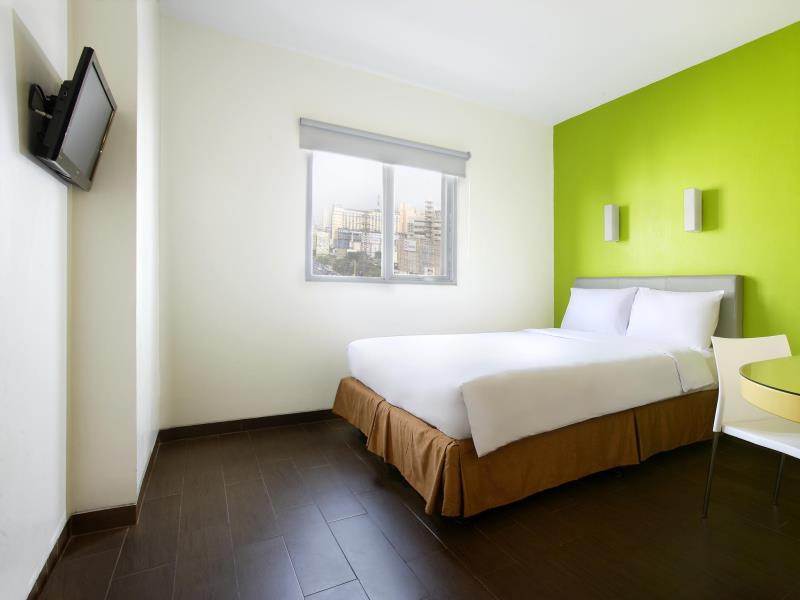 Amaris Hotel Dr. Susilo Grogol Giacarta Esterno foto